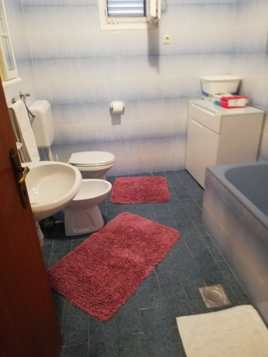 Bathroom 2, Apartment Pavin, Preko