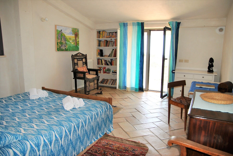 Others 4, Villa Dolce Far Niente, Latina