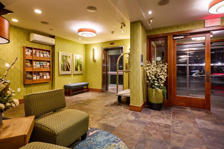 Public Area 2, Inn on the Harbour, Skeena-Queen Charlotte