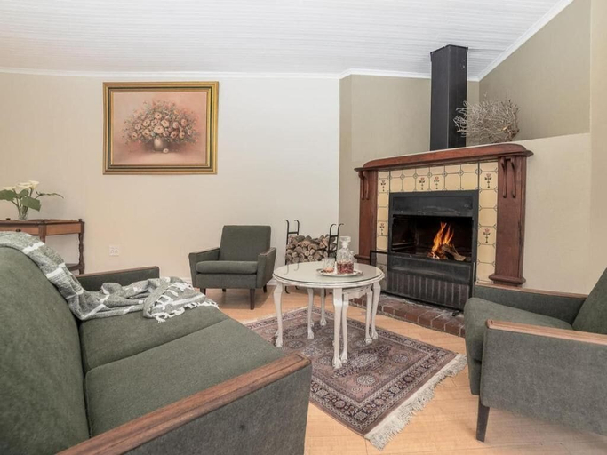 Others 5, Nantes-Vue, Cape Winelands