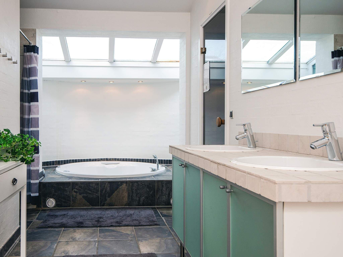 Bathroom 3, Luxury Panoramic Cottage in Rindby-By Traum, Fanø