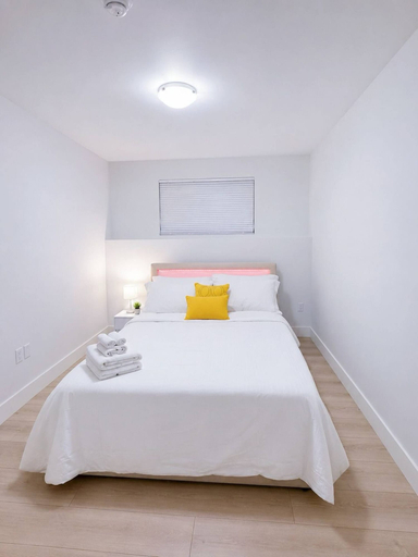 Room 5, Stylish 3-bedroom Full House Near Magnetic Hill, Westmorland