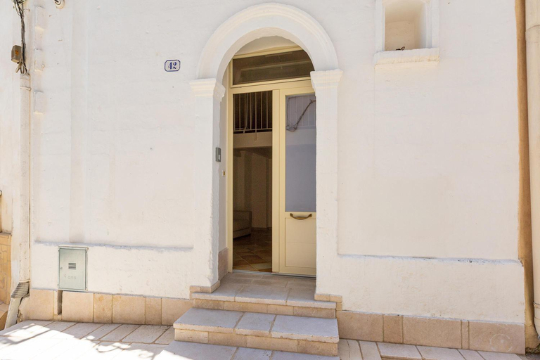 Others 5, La Vecchia Grotta by BarbarHouse, Taranto