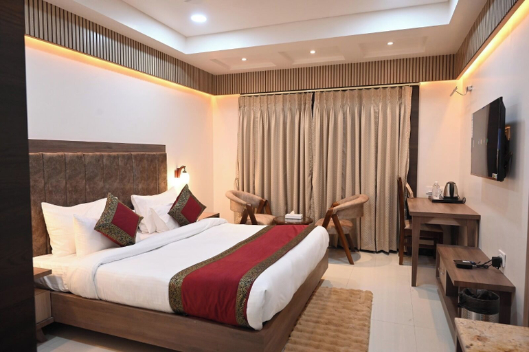Room 4, Sainik Grand, Varanasi