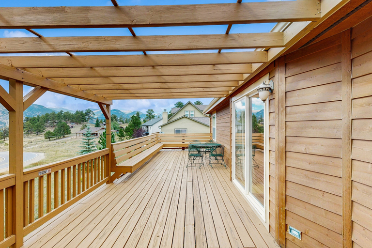 Outdoor dining 4, Conveniently Located Home w/ Full Kitchen, Deck & Mountain Views, Larimer