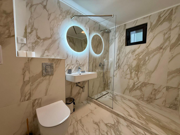 Bathroom, Marina Sarafovo by Cosher, Burgas