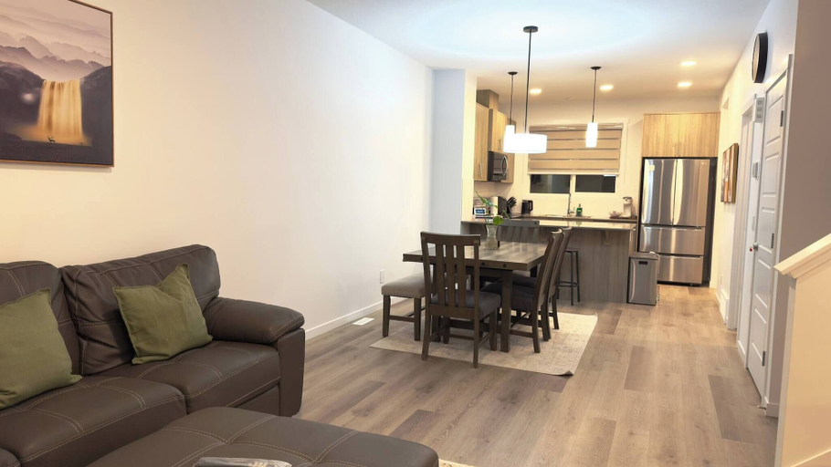Dining room 3, 3BR Family House in NE Edmonton, Division No. 11