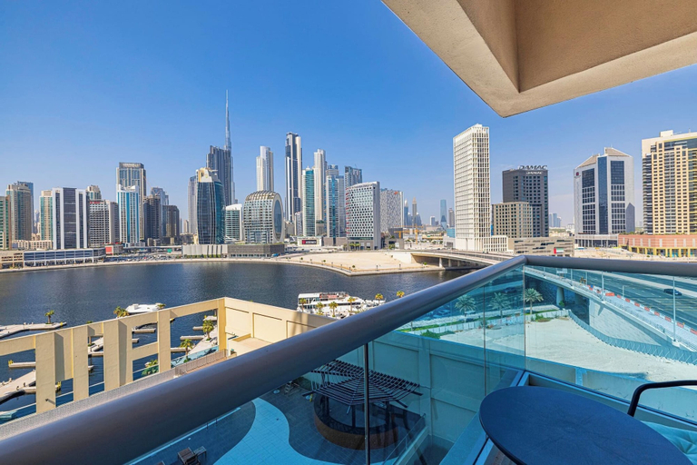 Balcony 5, Stylish 1br - Extra Bed With Burj Khalifa View, Dubai