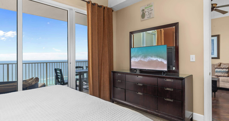 Room 2, Above the Waves Oceanfront, Bay