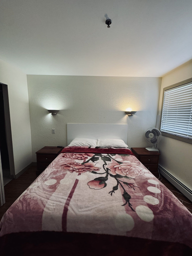 Bedroom 5, Clydesdale Inn, Greater Vancouver