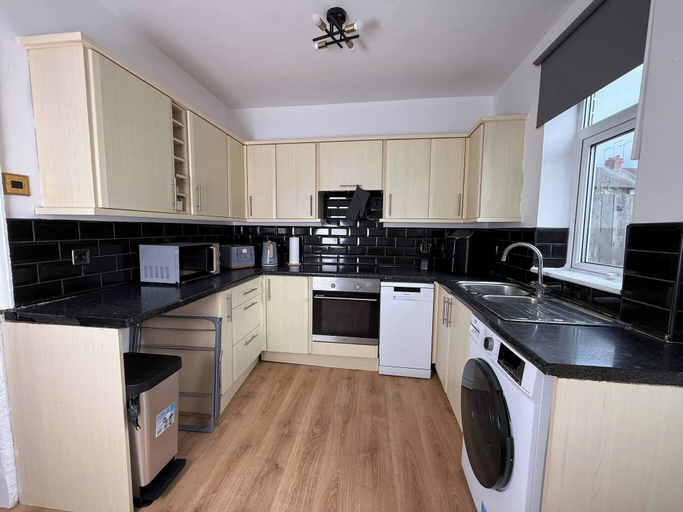 Interior 4, Urban Calm Spacious 3-bed Home With Free Parking, Rotherham