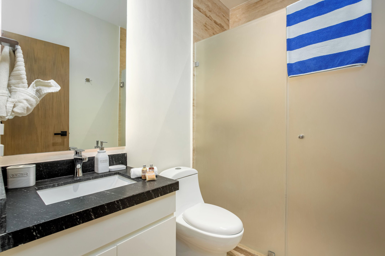 Bathroom 2, Hermoso Departamento Paraíso Tropical en el Corazón de PdC, Cozumel