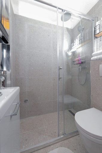 Bathroom 5, Apartments Tija, Okrug