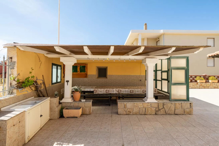 Others 1, Large seaside apartment with patio, Sassari
