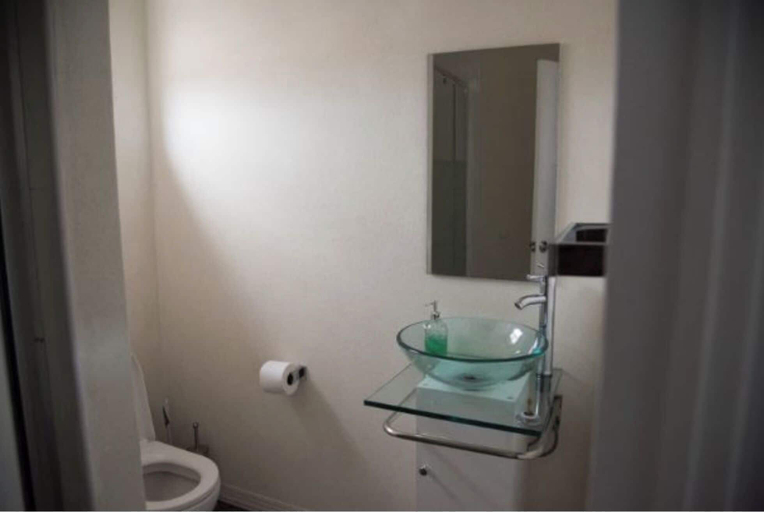 Bathroom 3, Anrym Apartments MUP - by Zenbreak
