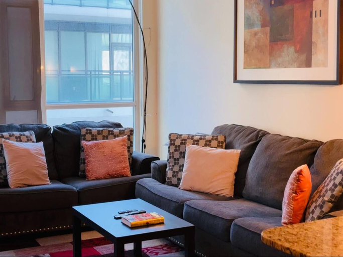 Living room 3, Stylish Cozy 1bedroom Condo in Square one Centre, Peel