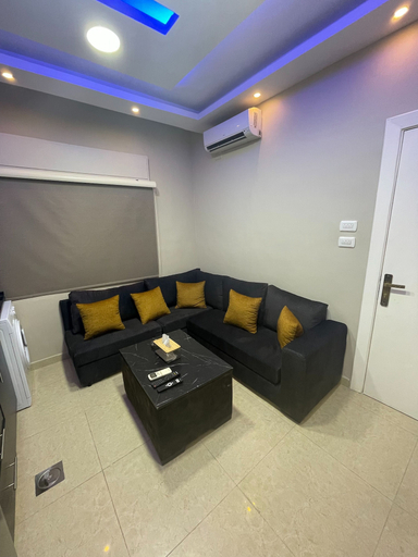 Living room 4, Charming Amman Apartent With City Views, Salt
