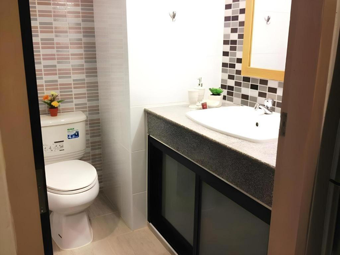 Bathroom 4, Ipremium Sukhumvit 81 Hotel, Phra Khanong
