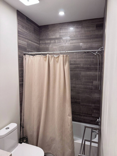 Bathroom 3, Cozy Lakefront House Retreat For Families&friends, York