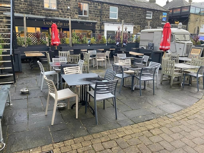 Food & Drinks 4, The Black Hat, Bradford