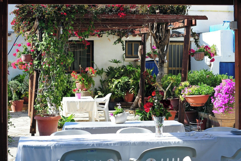 Others 3, Room-one Bedroom Apartment in Paphos