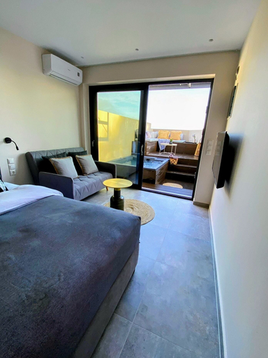 Room 4, Room-luxury Suite With a Queens Double b, Thessaly