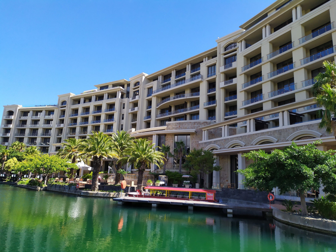 Exterior & Views 2, Luxury Three Bedroom Apartment - Fully Furnished and Equipped, City of Cape Town