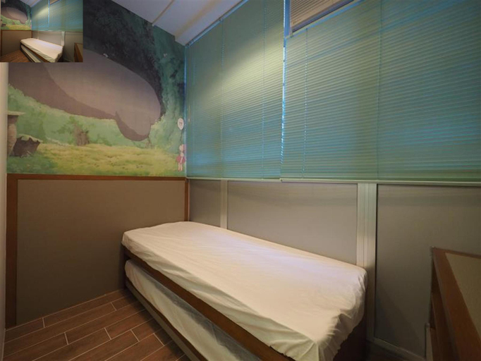 Bedroom 3, Panda's Hostel - Comics, Kowloon