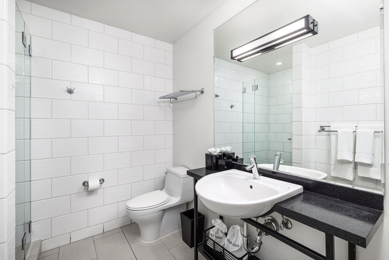 Bathroom 5, Hotel Erwin Venice Beach, Los Angeles