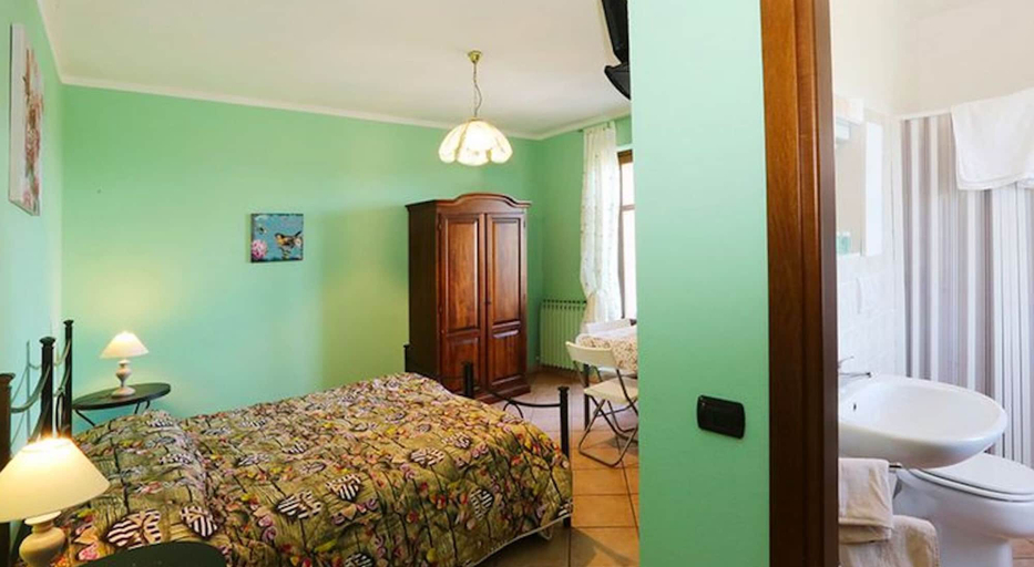 Bedroom 4, Agriturismo Al Brich Studio Apartment Margherita, Cuneo
