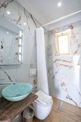 Bathroom 3, Edva Hotel, Vlorës