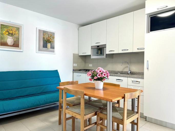 Dining room, Renovated Flat in Lignano Center, Udine