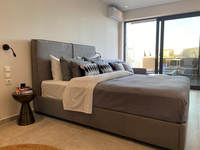 Room 1, Room-luxury Suite With a Queens Double b, Thessaly