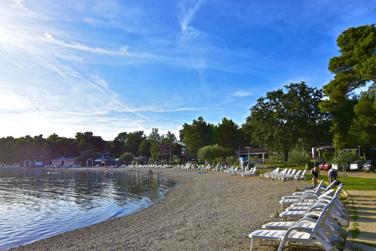 Beach 4, Spacious Apartment in Umag, Umag