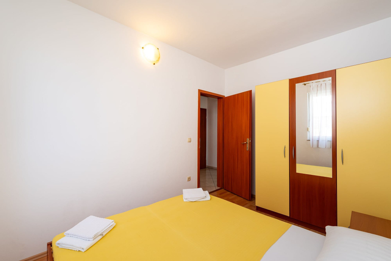 Room 2, Comfortable Apartments Malina B4 br 4, Novalja