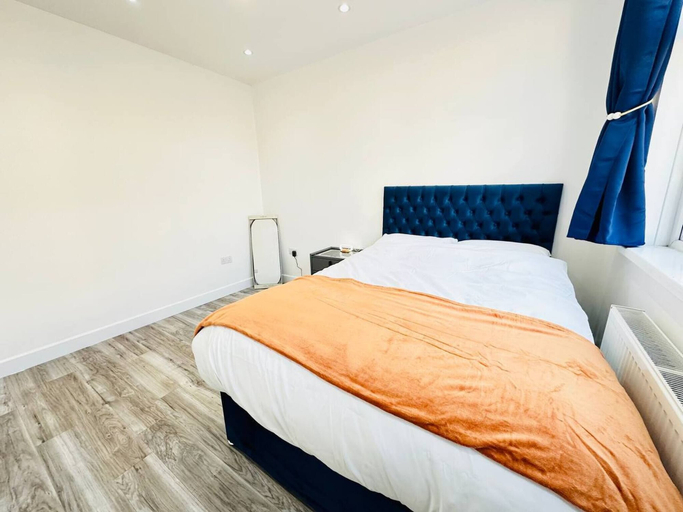 Room 3, New and Stylish Home, Portsmouth