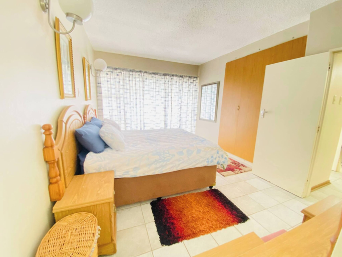 Room 4, Amanzimtoti Beach Accommodation, eThekwini