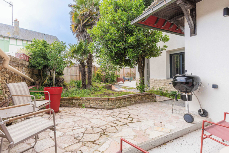 Terrace/patio 5, Charming House 5BR/10P Near the Sea - Benerville, Calvados