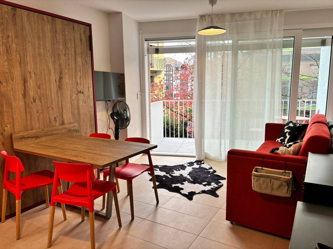 Dining room 3, Grape Place With Washing Machine, Lavaux-Oron