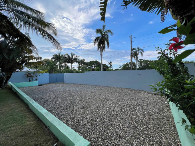 Property grounds 2, 7br Massive Villa In Sosúa - 2mins From Nightlife!, Sosua