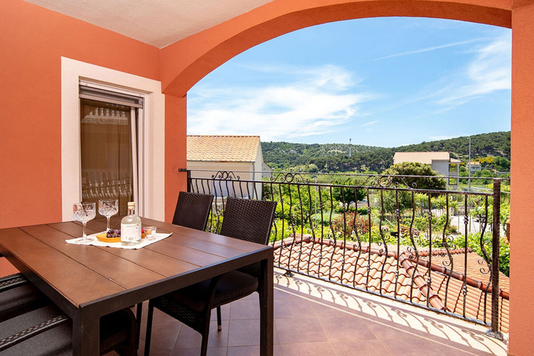 Primary image, Apartments Mistral, Lopar/Supetarska Draga