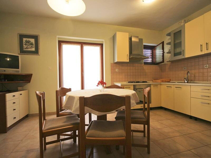 Others 5, Family Ground Floor Apartment, Close to the Beach, Zadar