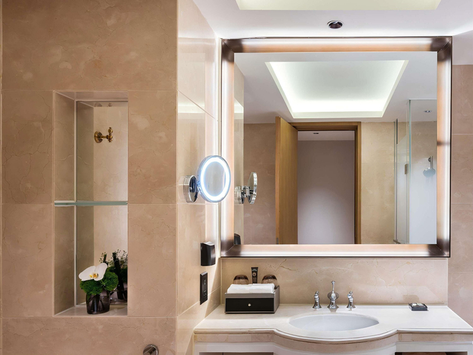 Bathroom 5, Novotel Shanghai Jingan, Shanghai