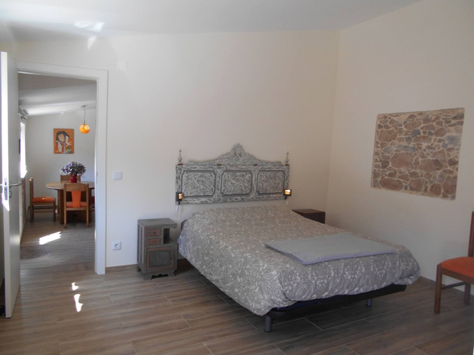 Others 2, Cottage With 2 Bedrooms With Both En-suite Bathrooms in a Seaside Village, Caldas da Rainha