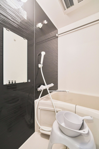 Bathroom 3, Reberty Haneda, Ōta