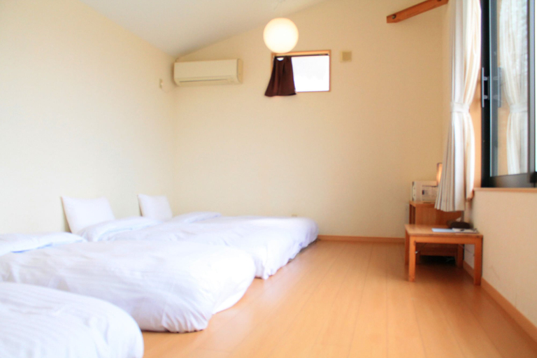 Room 2, Villa Lumière, Yamanakako