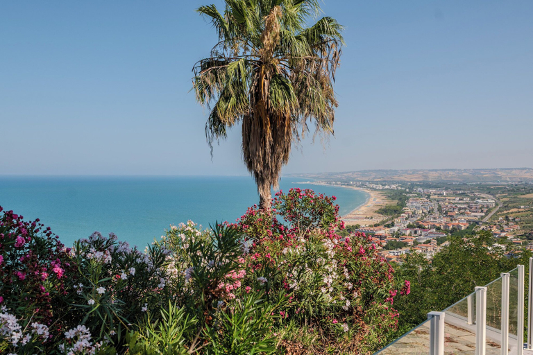 View from property 2, Miramare Suites - Camera Titanio, Chieti
