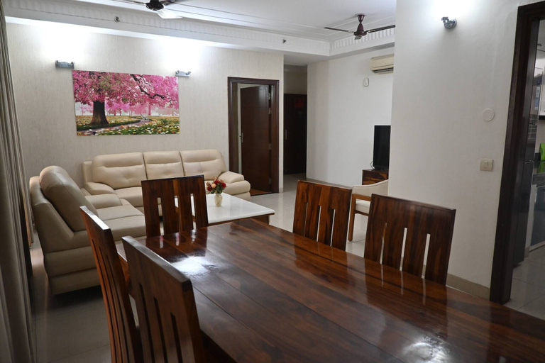 Living room 3, Luxurious 3bhk Apartment in Gurgaon With City and Garden Views, Gurgaon