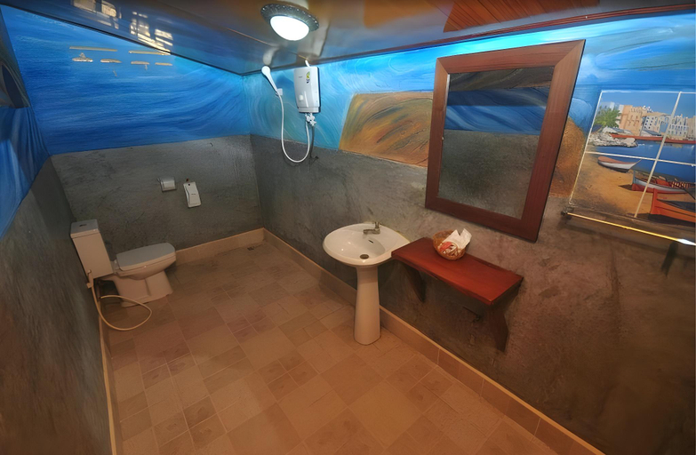 Bathroom, PP Nice Beach Resort, Mueang Krabi
