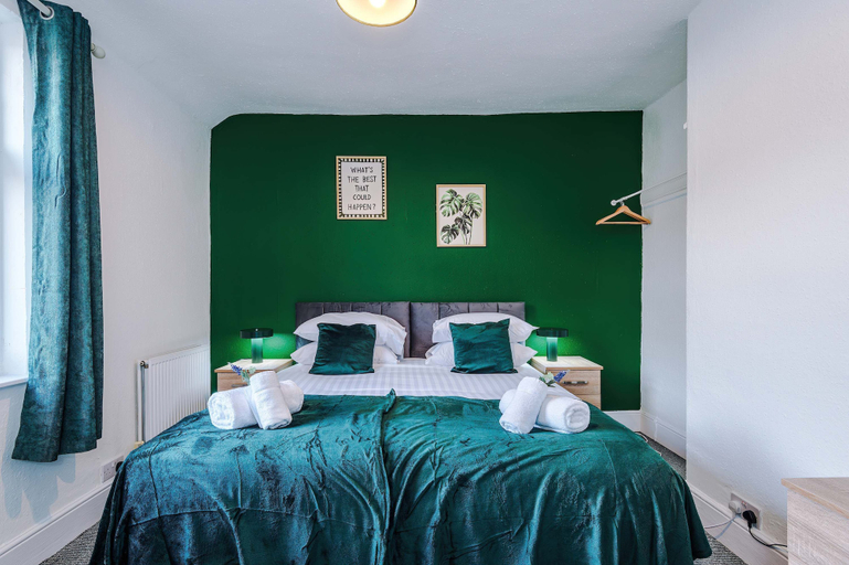 Room 2, Great 3-bed Home Perfect for Work Contractors, Cheshire West and Chester